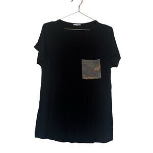 Bombom black Short Sleeve  Top Camo pocket Size Medium